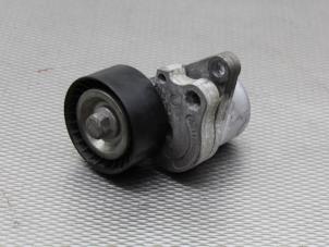 Gebruikte Spanrol Multiriem Renault Trafic New (FL) 2.0 dCi 16V 90 Prijs op aanvraag aangeboden door Gebr Opdam B.V.