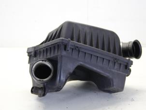 Gebruikte Luchtfilterhuis Opel Astra H SW (L35) 1.4 16V Twinport Prijs € 21,00 Margeregeling aangeboden door Gebr Opdam B.V.