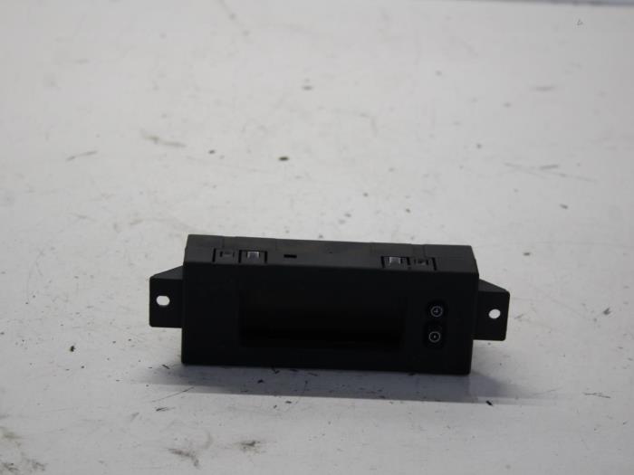 Gebruikte Display Interieur Opel Vivaro 1.9 DI Prijs op aanvraag aangeboden door Gebr Opdam B.V.