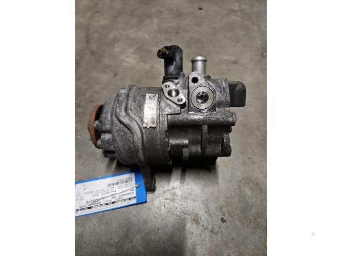 Gebruikte Pomp Servo BMW X5 (E70) M50d 3.0 24V Prijs € 275,00 Margeregeling aangeboden door Gebr Opdam B.V.