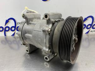 Gebruikte Aircopomp Renault Twingo II (CN) 1.2 16V Prijs € 50,00 Margeregeling aangeboden door Gebr Opdam B.V.