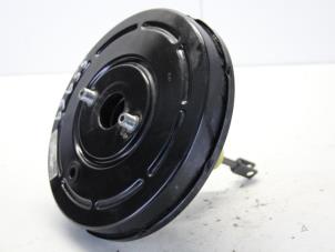 Gebruikte Rembooster Renault Scénic II (JM) 2.0 16V Turbo Prijs € 51,00 Margeregeling aangeboden door Gebr Opdam B.V.