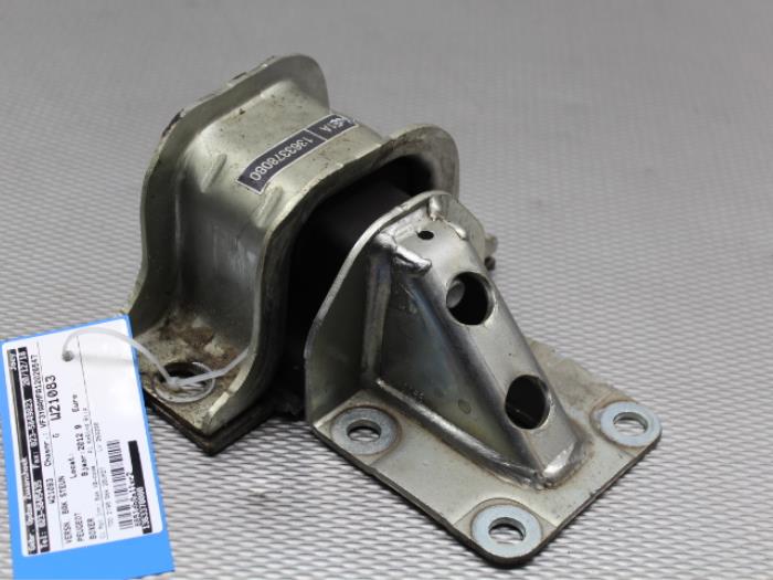 Gebruikte Versnellingsbak Steun Peugeot Boxer (U9) 2.2 HDi 100 Euro 4 Prijs op aanvraag aangeboden door Gebr Opdam B.V.