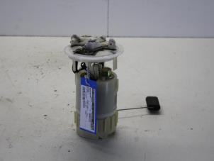 Gebruikte Benzinepomp Renault Megane II (BM/CM) 1.6 16V Autom. Prijs € 30,00 Margeregeling aangeboden door Gebr Opdam B.V.