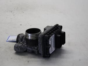 Gebruikte Gasklephuis Mercedes A (W168) 1.4 A-140 Prijs € 128,00 Margeregeling aangeboden door Gebr Opdam B.V.