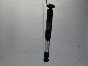 Gebruikte Schokdemper links-achter Ford Focus 3 Wagon 1.6 TDCi ECOnetic Prijs € 26,00 Margeregeling aangeboden door Gebr Opdam B.V.