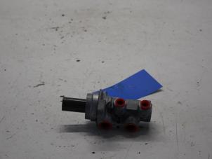 Gebruikte Hoofdremcilinder Opel Karl 1.0 12V Prijs € 25,00 Margeregeling aangeboden door Gebr Opdam B.V.