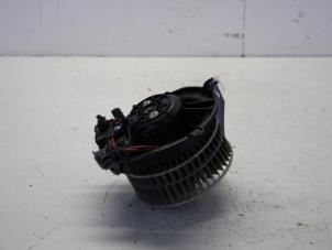 Gebruikte Chaufage Ventilatiemotor Mercedes E (W211) 2.6 E-240 V6 18V Prijs € 42,00 Margeregeling aangeboden door Gebr Opdam B.V.