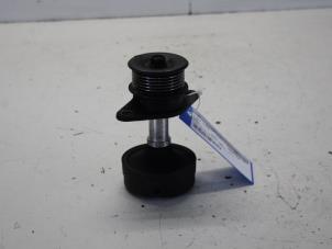 Gebruikte Dynamo poelie Ford Focus 1 Wagon 1.8 TDdi Prijs op aanvraag aangeboden door Gebr Opdam B.V.