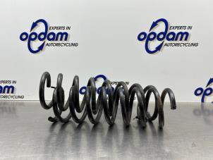 Gebruikte Schroefveer achter Ford Focus 2 C+C 2.0 16V Prijs € 34,00 Margeregeling aangeboden door Gebr Opdam B.V.