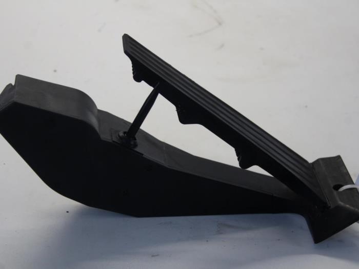 Gebruikte Sensor Gaspedaalpositie BMW 1 serie (E87/87N) 116i 1.6 16V Prijs op aanvraag aangeboden door Gebr Opdam B.V.