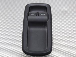 Gebruikte Schakelblok ruiten Ford Fiesta 6 (JA8) 1.4 16V LPG Prijs op aanvraag aangeboden door Gebr Opdam B.V.