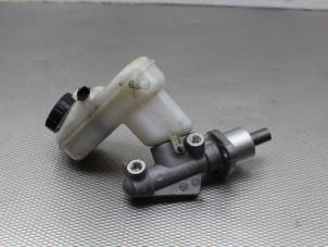 Gebruikte Hoofdremcilinder Renault Twingo II (CN) 1.2 Prijs op aanvraag aangeboden door Gebr Opdam B.V.