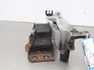 Gebruikte Motorrubber Dacia Logan MCV (KS) 1.6 16V Prijs op aanvraag aangeboden door Gebr Opdam B.V.