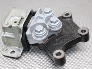 Gebruikte Versnellingsbak Steun Fiat Tipo (356H/357H) 1.4 T-Jet 16V Prijs op aanvraag aangeboden door Gebr Opdam B.V.