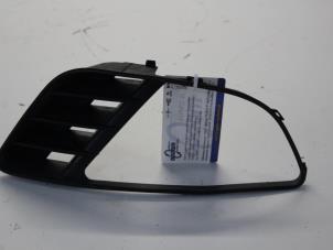 Gebruikte Bumper Rooster Ford Fiesta 5 (JD/JH) 1.3 Prijs op aanvraag aangeboden door Gebr Opdam B.V.