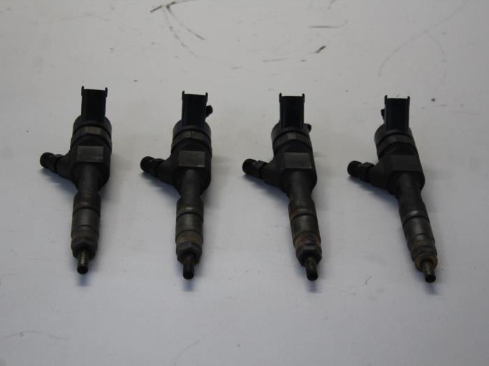 Gebruikte Verstuiver (diesel) Renault Scénic II (JM) 1.9 dCi 130 Prijs op aanvraag aangeboden door Gebr Opdam B.V.