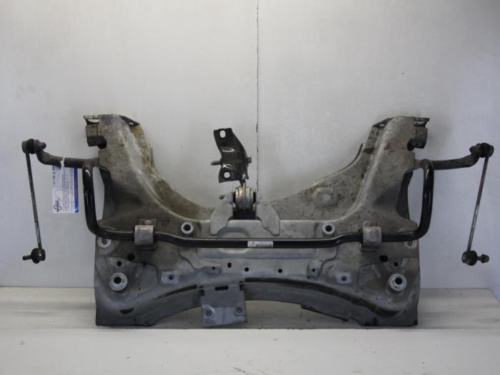 Gebruikte Subframe Renault Captur I (2R) 0.9 Energy TCE 12V Prijs € 84,00 Margeregeling aangeboden door Gebr Opdam B.V.