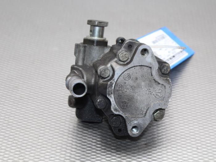 Gebruikte Servopomp Volkswagen Golf IV (1J1) 1.4 16V Prijs op aanvraag aangeboden door Gebr Opdam B.V.