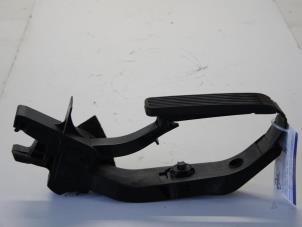 Gebruikte Sensor Gaspedaalpositie Mercedes C Combi (S203) 2.2 C-200 CDI 16V Prijs op aanvraag aangeboden door Gebr Opdam B.V.