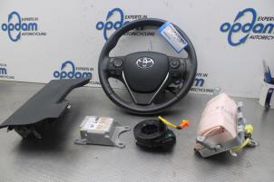 Gebruikte Airbag Set + Module Toyota Auris Touring Sports (E18) 1.8 16V Hybrid Prijs € 500,00 Margeregeling aangeboden door Gebr Opdam B.V.