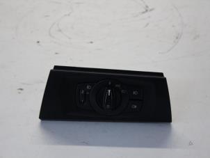 Gebruikte Licht Schakelaar BMW 3 serie (E90) 318i 16V Prijs € 25,00 Margeregeling aangeboden door Gebr Opdam B.V.