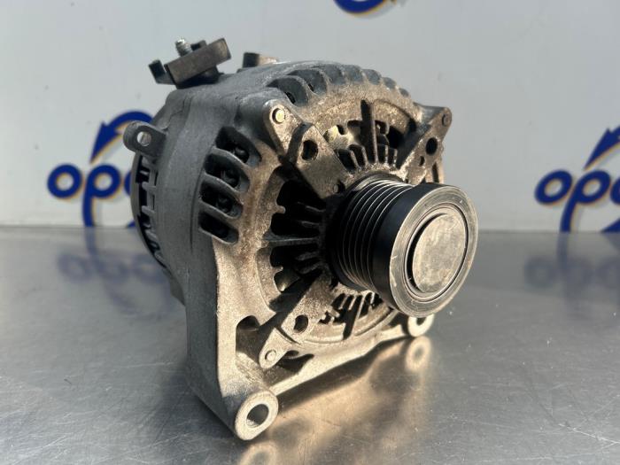 Gebruikte Dynamo BMW 3-Serie Prijs € 125,00 Margeregeling aangeboden door Gebr Opdam B.V.
