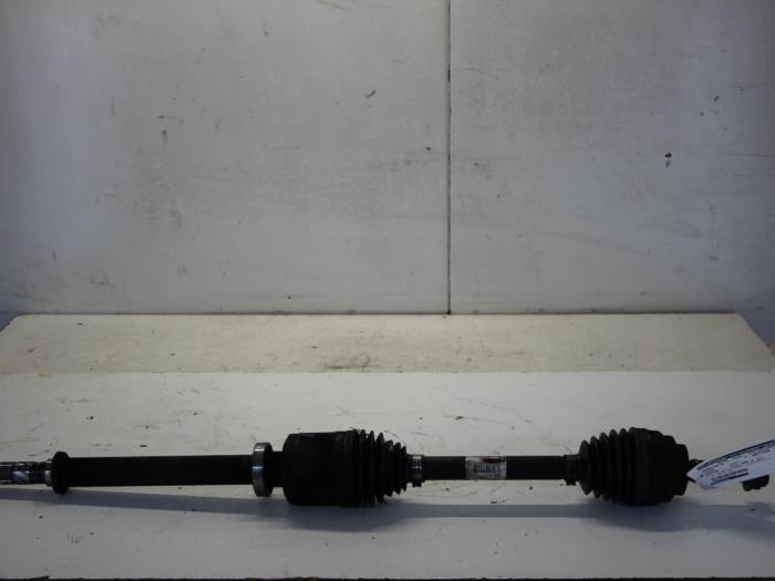 Gebruikte Steekas rechts-voor Nissan Kubistar (F10) 1.5 dCi 70 Prijs € 30,00 Margeregeling aangeboden door Gebr Opdam B.V.