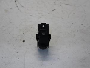 Gebruikte Schakelaar handrem Opel Insignia 2.0 CDTI 16V 190 Ecotec Prijs op aanvraag aangeboden door Gebr Opdam B.V.