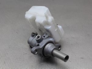 Gebruikte Hoofdremcilinder Renault Twingo III (AH) 1.0 SCe 70 12V Prijs op aanvraag aangeboden door Gebr Opdam B.V.