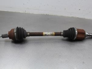 Gebruikte Steekas links-achter Renault Twingo III (AH) 1.0 SCe 70 12V Prijs € 42,00 Margeregeling aangeboden door Gebr Opdam B.V.