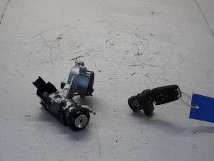 Gebruikte Kontaktslot + Sleutel Opel Insignia 2.0 CDTI 16V 190 Ecotec Prijs op aanvraag aangeboden door Gebr Opdam B.V.