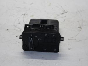 Gebruikte Licht Schakelaar BMW 3 serie (E46/4) 318i Prijs € 20,00 Margeregeling aangeboden door Gebr Opdam B.V.