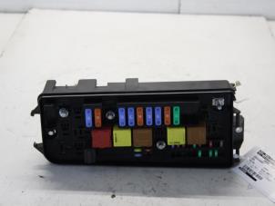 Gebruikte Zekeringkast Opel Vectra C GTS 2.2 DIG 16V Prijs op aanvraag aangeboden door Gebr Opdam B.V.