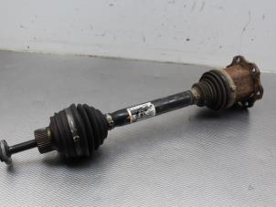 Gebruikte Aandrijfas rechts-voor Audi A4 Avant Quattro (B8) 2.0 TDI 16V Prijs € 64,00 Margeregeling aangeboden door Gebr Opdam B.V.