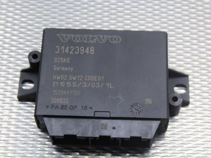 Module PDC van een Volvo V60 I (FW/GW) 2.0 D2 16V 2016