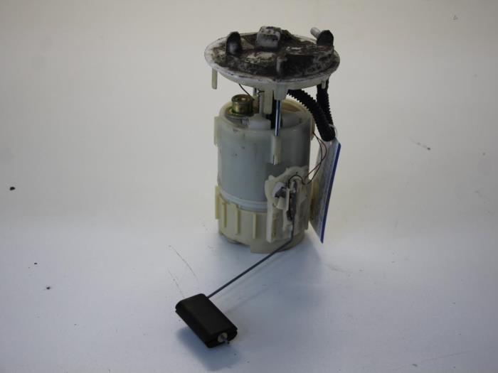 Gebruikte Benzinepomp Renault Megane II (BM/CM) 1.6 16V Autom. Prijs € 25,00 Margeregeling aangeboden door Gebr Opdam B.V.