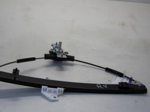 Gebruikte Ruitmechaniek 4Deurs rechts-voor Chevrolet Spark 1.0 16V Prijs € 26,00 Margeregeling aangeboden door Gebr Opdam B.V.