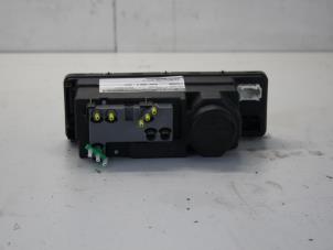 Gebruikte Deurvergrendeling Vacuumpomp Elektrisch Mercedes C (W202) 2.0 C-200 CGI 16V Prijs op aanvraag aangeboden door Gebr Opdam B.V.