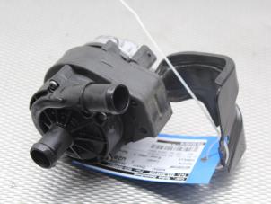 Gebruikte Waterpomp Toyota Corolla (E12) 1.6 16V VVT-i Prijs op aanvraag aangeboden door Gebr Opdam B.V.