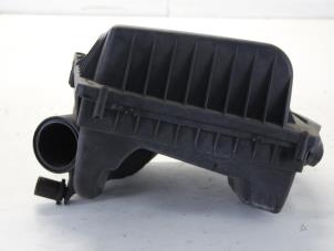 Gebruikte Luchtfilterhuis Opel Astra H (L48) 1.6 16V Twinport Prijs € 21,00 Margeregeling aangeboden door Gebr Opdam B.V.