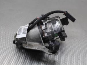 Gebruikte Vacuumpomp Rembekrachtiging Peugeot 508 (8D) 2.0 Hybrid4 16V Prijs € 150,00 Margeregeling aangeboden door Gebr Opdam B.V.