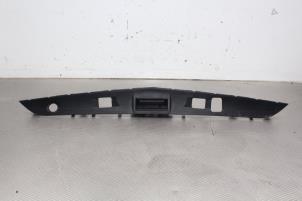 Gebruikte Handgreep Mercedes E (W212) E-250 CGI 16V BlueEfficiency Prijs € 34,00 Margeregeling aangeboden door Gebr Opdam B.V.