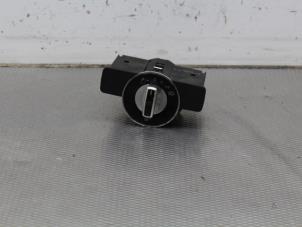 Gebruikte Licht Schakelaar Mercedes E (W212) E-250 CGI 16V BlueEfficiency Prijs € 17,00 Margeregeling aangeboden door Gebr Opdam B.V.