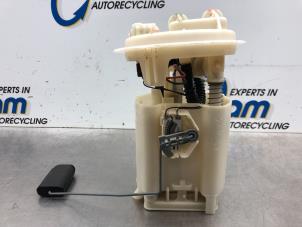 Gebruikte Benzinepomp Renault Twingo (C06) 1.2 Prijs € 34,00 Margeregeling aangeboden door Gebr Opdam B.V.