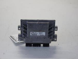Gebruikte Computer Motormanagement Renault Clio III (BR/CR) 1.2 16V 75 Prijs € 85,00 Margeregeling aangeboden door Gebr Opdam B.V.