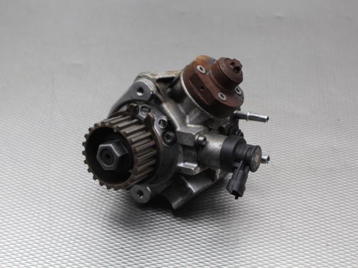 Gebruikte Dieselpomp Citroen DS3 Prijs € 85,00 Margeregeling aangeboden door Gebr Opdam B.V.