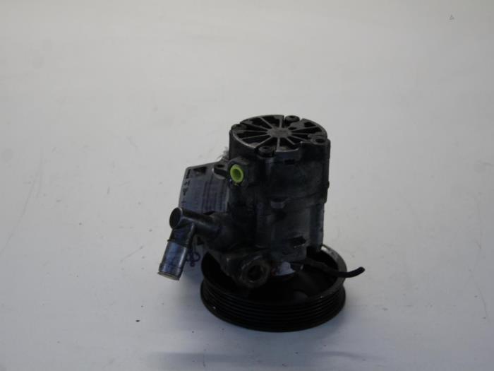 Gebruikte Pomp Servo Mercedes E Combi (S210) 2.8 E-280 V6 18V 4-Matic Prijs € 34,00 Margeregeling aangeboden door Gebr Opdam B.V.