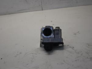 Gebruikte Gasklephuis Nissan Micra (K12) 1.2 16V LPG Prijs € 42,00 Margeregeling aangeboden door Gebr Opdam B.V.