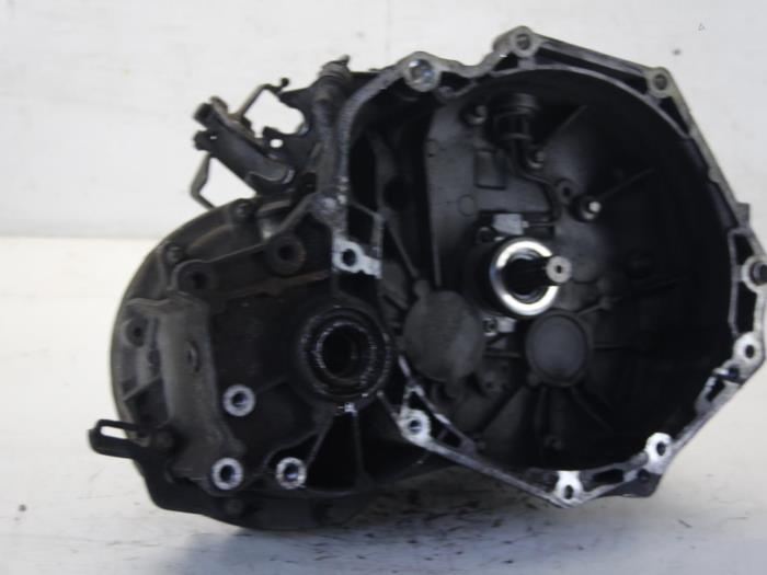 Gebruikte Versnellingsbak Opel Combo (Corsa C) 1.7 CDTi 16V Prijs € 128,00 Margeregeling aangeboden door Gebr Opdam B.V.